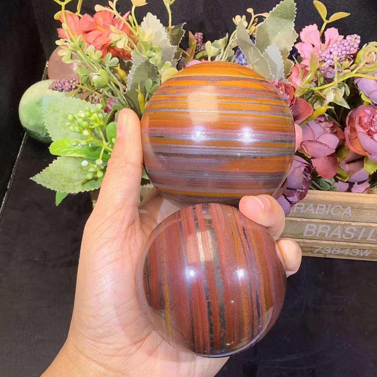 หินตาเสือเหล็ก