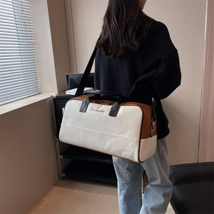 Sac de voyage unisexe en PU avec fermeture éclair, nouveau modèle, prix de gros, sac de sport minimaliste polyvalent à porter à l'épaule ou en bandoulière, ou à la main - Product Image 1