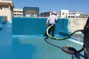 จินลู่หยาง สเปรย์โพลียูเรียคุณภาพสูง สำหรับงานกันซึมชนิดน้ำ  100% โซลิดส์ แห้งเร็ว ยืดหยุ่น ป้องกันสำหรับหลังคา - Product Image 3