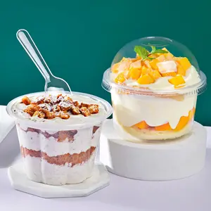 Tasses parfaites de yaourt de dessert en plastique transparent avec couvercles de dôme Tasses de pouding à la banane Tasses de crème glacée aux fruits jetables pour animaux de compagnie