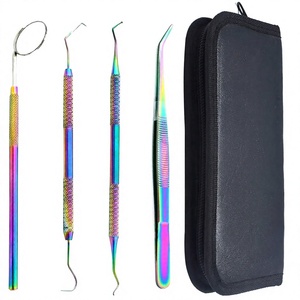 Juego de 4 Raspadores de Sarro Dental de Titanio Multicolor Arcoíris, Instrumentos Médicos para Limpieza e Higiene, con Empaque Protector - Product Image 1