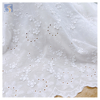 Vente directe d'usine, bon prix, tissu en dentelle soluble dans l'eau, tissu en voile de coton, dentelle brodée florale 3D, dentelle à œillets
