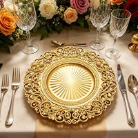 Assiettes de présentation de luxe dorées Wojia 13 pouces, bord creux, style européen, en plastique peint par poudrage, pour décoration de table de mariage et de banquet