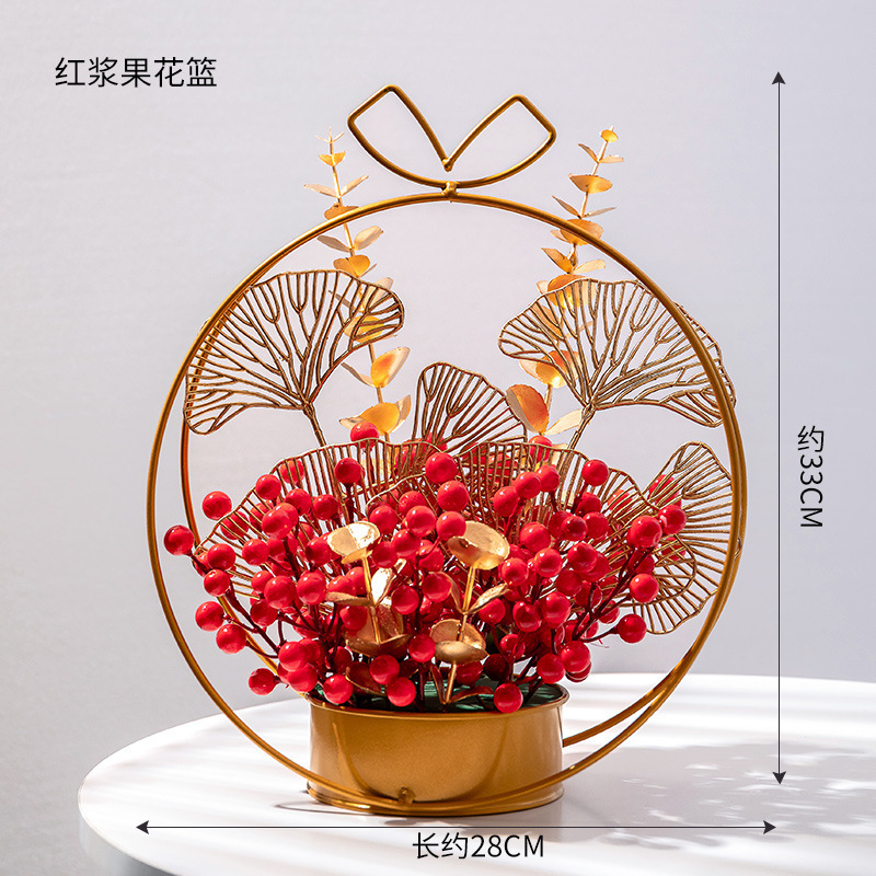 Panier de fleurs aux baies rouges