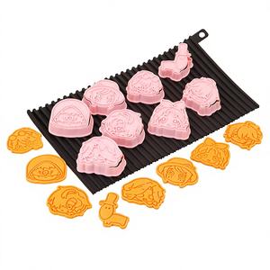 Nouveaux emporte-pièces style chaise de carnaval et dessin animé pour biscuits embossés et argile DIY - Product Image 2