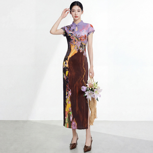 Vestido Midi Estilo Chino con Cuello Mandarín y Estampado Floral, Ajustado, de Manga Corta, Tejido en Seda, PY 2026 - Product Image 1