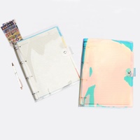 Protège-cahier A4 en PVC souple à 4 anneaux, transparent arc-en-ciel, avec fermeture à bouton-pression pour classeurs à anneaux ronds