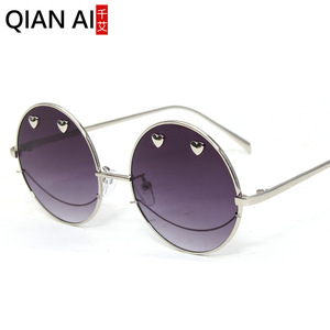 Gafas de sol estilo influencer con forma de corazón para mujer, UV400, montura dorada, lentes acuáticas moradas y azules, ligeras, retro, Harajuku - Product Image 2