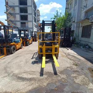 Original Japan Komatsu FD30 3Ton Diesel Forklift Used Komatsu 30 Forklift for Warehouse Container <b>Handling</b> - Product Image 4