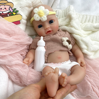 Fabrikverkauf Realistische Offene-Augen Silikon-Reborn-Puppe Weiche Lebensechte Offene-Mund-Komfortpuppe Fotozubehör Mini-Spielzeug für Mädchen