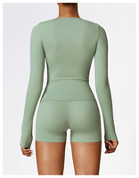 Survêtement de fitness à manches longues pour femmes Vêtements de yoga Top d'entraînement Short de motard taille haute et T-Shirt 2 pièces Ensembles de yoga pour femmes