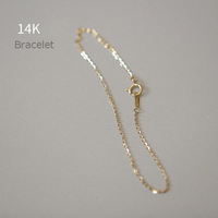 Pulsera Ligera de Eslabones Planos Brillantes de 1 mm al por Mayor con Colgante Personalizado de Oro de 14k, Pulseras Permanentes de Oro de 14k para Mujer