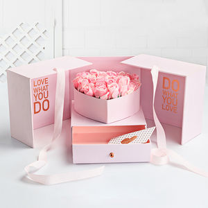 Caja <span class=keywords><strong>de</strong></span> regalo <span class=keywords><strong>de</strong></span> flores preservadas <span class=keywords><strong>para</strong></span> el Día <span class=keywords><strong>de</strong></span> <span class=keywords><strong>San</strong></span> Valentín, caja <span class=keywords><strong>de</strong></span> lujo con forma <span class=keywords><strong>de</strong></span> corazón <span class=keywords><strong>para</strong></span> flor, chocolate, cosméticos, Pintalabios - Product Image 1