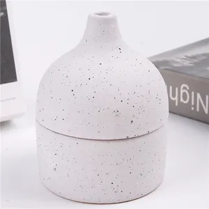 Mẫu Miễn Phí New Arrival Giáng Sinh Trang Trí Nội Thất Trang Trí Candle Container Matte Đen Trắng Gốm Nến Chum Với Nắp