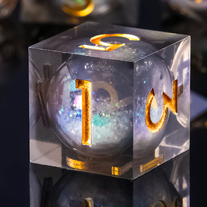 Dés à six faces DND faits à la main en résine liquide irisée bleue, écologiques, 1 pièce, 18 mm, chiffres argentés, <span class=keywords><strong>Dungeons</strong></span> & <span class=keywords><strong>Dragons</strong></span> - Product Image 4