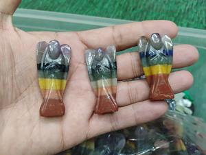 Figurine en cristal de guérison de 3 pouces, fabriquée à la main, de qualité excellente, avec les sept chakras, pour la méditation et le Feng Shui, en vente - Product Image 6