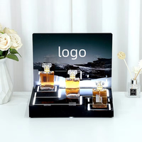 Support d'affichage lumineux en acrylique personnalisable pour la publicité sur le comptoir de produits de soin de la peau, de maquillage et de parfums dans les grands magasins