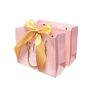 Sacchetto Regalo Personalizzato di Lusso in Carta Kraft Marrone con Rivestimento in Carta Laminata per Compleanni e Shopping - Product Image 2