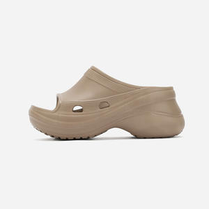 Sandales d'extérieur à bout ouvert de style <span class=keywords><strong>Paris</strong></span> à la mode pour femmes semelle épaisse EVA semelle souple talon compensé Instagram Style diapositives pour pantoufles - Product Image 1