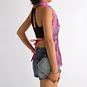 Hauts, Cardigans, Bustiers, Débardeurs <span class=keywords><strong>et</strong></span> Gilets pour femmes, sexy, à coupe courte, style halter, à découpes, ajustés, dos nu, à bandes, en fausse fourrure d'agneau, effet duveteux <span class=keywords><strong>et</strong></span> bouffant, ou en fourrure de Mongolie - Product Image 4