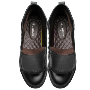 Low MOQ personalizzazione <span class=keywords><strong>uomo</strong></span> tutto nero moda scarpe Casual <span class=keywords><strong>Sneakers</strong></span> in pelle per <span class=keywords><strong>uomo</strong></span> e donna - Product Image 4