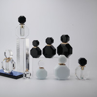 WANJING WJU111 6ml Tola Oud avec bâtonnet carré en cristal noir sablé et capuchon à vis en zamac pour parfum