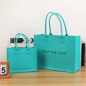 Bolsas de Fieltro No Tejido de Lujo con Logotipo Personalizado, Asa Larga, Tamaño Mediano, Correa para Hombro - Set de Bolsas DIY para Regalo - Product Image 3