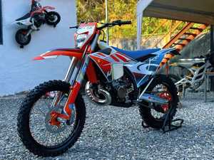 Moto tout-terrain Hengjian S7-MT250 Pro à deux temps 250CC en provenance de Chine continentale - Product Image 1