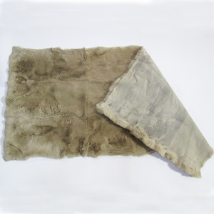 Peau de lapin <span class=keywords><strong>rex</strong></span> chinois XJ de haute qualité teinte, fourrure brute, moelleuse, haute densité, douce pour l'hiver, plaque de peau pour vêtements féminins - Product Image 3