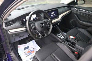 Autos Usados <span class=keywords><strong>Skoda</strong></span> <span class=keywords><strong>Octavia</strong></span> Pro <span class=keywords><strong>2022</strong></span> 1.4T LFD Automático Techo Panorámico Calefacción Asientos Sin Accidentes Exportación a Rusia - Product Image 2