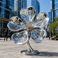 Estatua Floral Metálica Personalizada "Reflective Bloom" con Pétalos con Patrones Intrincados, Esculturas de Acero Inoxidable