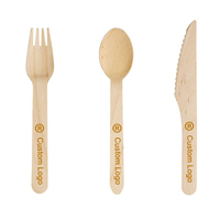 Vente en gros d'ustensiles jetables personnalisés avec logo, cuillères, couteaux et fourchettes en bois avec emballage individuel en papier kraft