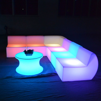 Canapé et chaises électroniques à LED à changement de couleur, résistants à l'eau, avec un design moderne, pour une ambiance personnalisée, adaptés à une utilisation en bar