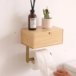 Portarrollos de papel higiénico de bambú con estante, diseño minimalista para montaje en pared, para almacenamiento en el baño - Product Image 1