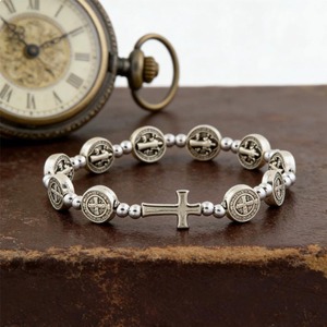 Pulseira de Hematita com Crucifixo e Contas de Metal de São Bento, Elástica - Product Image 5