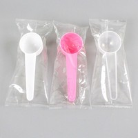Cuillère doseuse ronde à fond plat 5G 10ML rose blanc transparente emballée individuellement pour poudre liquide avec sac