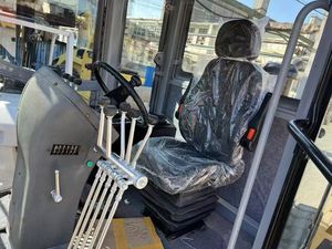 Moteur de boîte de vitesses et pompe pour niveleuse sur pneus Caterpillar 140H/140G/140K d'occasion 2022 à faible nombre d'heures de fonctionnement, performances opérationnelles stables - Product Image 4