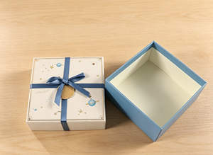 Rigid lid and base gift <b>box</b> made of high quality cardboard with die cutting lamination and gold stamping process - Product Image 3