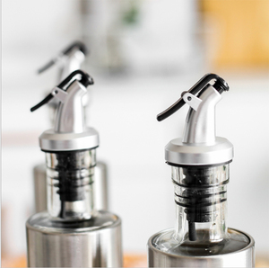 Ensemble de bouteilles <span class=keywords><strong>d</strong></span>'<span class=keywords><strong>huile</strong></span> <span class=keywords><strong>d</strong></span>'<span class=keywords><strong>olive</strong></span> et de vinaigre, <span class=keywords><strong>bouteille</strong></span> en verre avec <span class=keywords><strong>bec</strong></span> <span class=keywords><strong>d</strong></span>'étanchéité, <span class=keywords><strong>bouteille</strong></span> <span class=keywords><strong>d</strong></span>'<span class=keywords><strong>huile</strong></span> <span class=keywords><strong>d</strong></span>'<span class=keywords><strong>olive</strong></span> de 500ml 4 pièces - Product Image 5