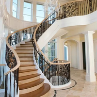 Escalier en colimaçon moderne en acier galvanisé avec garde-corps en verre, éclairage et lustre pour villa, hôtel, appartement, bureau, usage intérieur, écologique