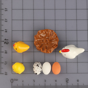 Adorno de resina con forma de <span class=keywords><strong>pollito</strong></span> en miniatura para paisajismo, accesorios de decoración DIY, pequeña figura - Product Image 4