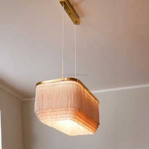 Lustre rectangulaire moderne bohème nordique avec corps doré et pompons en soie pour salon, chambre et villa - Product Image 4