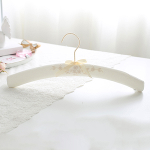 WOOD STAR Appendiabiti Imbottito all'Ingrosso <span class=keywords><strong>per</strong></span> Abbigliamento, in Tessuto di Cotone e Lino, Gancio Flessibile <span class=keywords><strong>per</strong></span> Abiti da Sposa, <span class=keywords><strong>per</strong></span> Uso nell'Armadio - Product Image 6