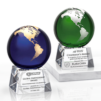 Trofeo de Cristal Personalizado con Diseño de Tres Colores (Negro, Azul, Verde) para Reconocimiento Empresarial y Celebraciones Corporativas