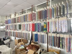 Set Coordinato Mamma e Figlia Ruidian con Logo Personalizzato, Top Corto Senza Maniche in Cotone e Gonna Sportiva, Completo Sportivo in Due Pezzi - Product Image 5