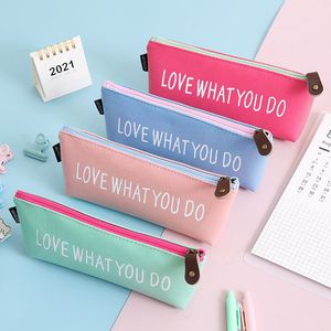 กระเป๋าใส่ดินสอหนัง PU กันน้ำ ลาย LOVE WHAT YOU DO ลดราคาสุดฮอต พร้อมซิปกันน้ำกระเซ็น เหมาะสำหรับใช้ในออฟฟิศ โรงเรียน หรือเป็นของขวัญ - Product Image 1