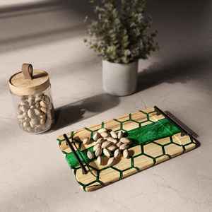Bandeja de Servicio de Resina Hecha a Mano con Elegantes Diseños y Madera Resistente, Perfecta para Servir Aperitivos y Bebidas - Product Image 6