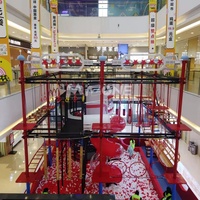 Parc d'aventure commercial, parcours de cordes personnalisé, équipement de terrain de jeux intérieur pour enfants avec trampoline et structure d'escalade