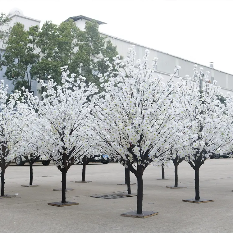 Alberi di nozze bianchi artificiali per centrotavola dell'albero della decorazione di nozze dell'interno per la tavola di nozze