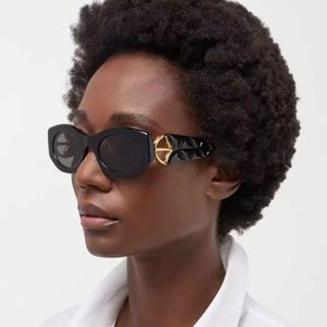 Gafas de Sol de Diseño Clásico 2025 con Logotipo Personalizado, Gafas de Sol Punk Y2K para Hombre, Gafas de Sol de Ojo de Gato con Marco Grande y Protección UV400 para Mujer - Product Image 2
